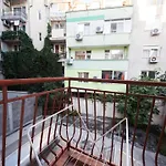 Super Center - Small Flat On 