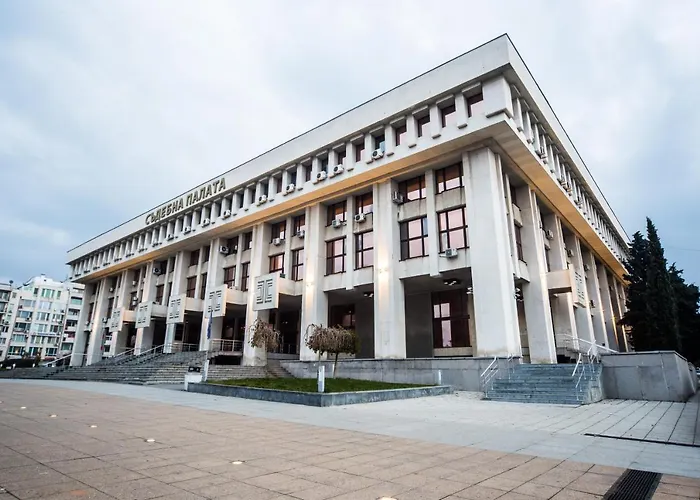 Super Center - Small Flat On Kiril&metodi Square * Burgas