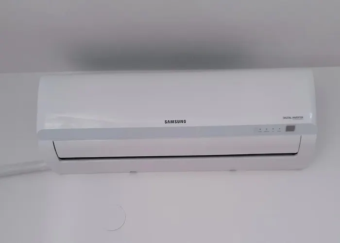 Super Center - Small Flat On Kiril&metodi Square Burgas