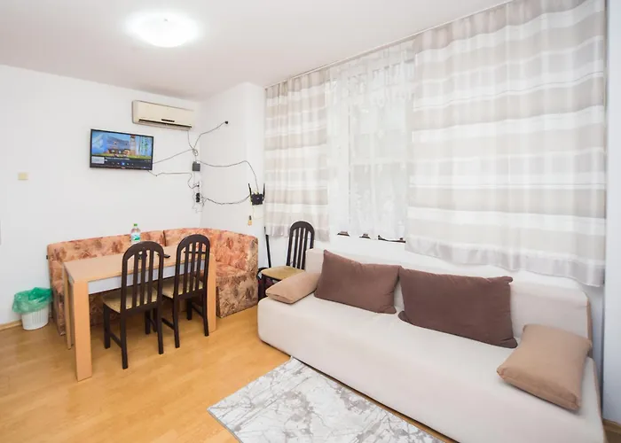 Super Center - Small Flat On Kiril&metodi Square Appartamento *
